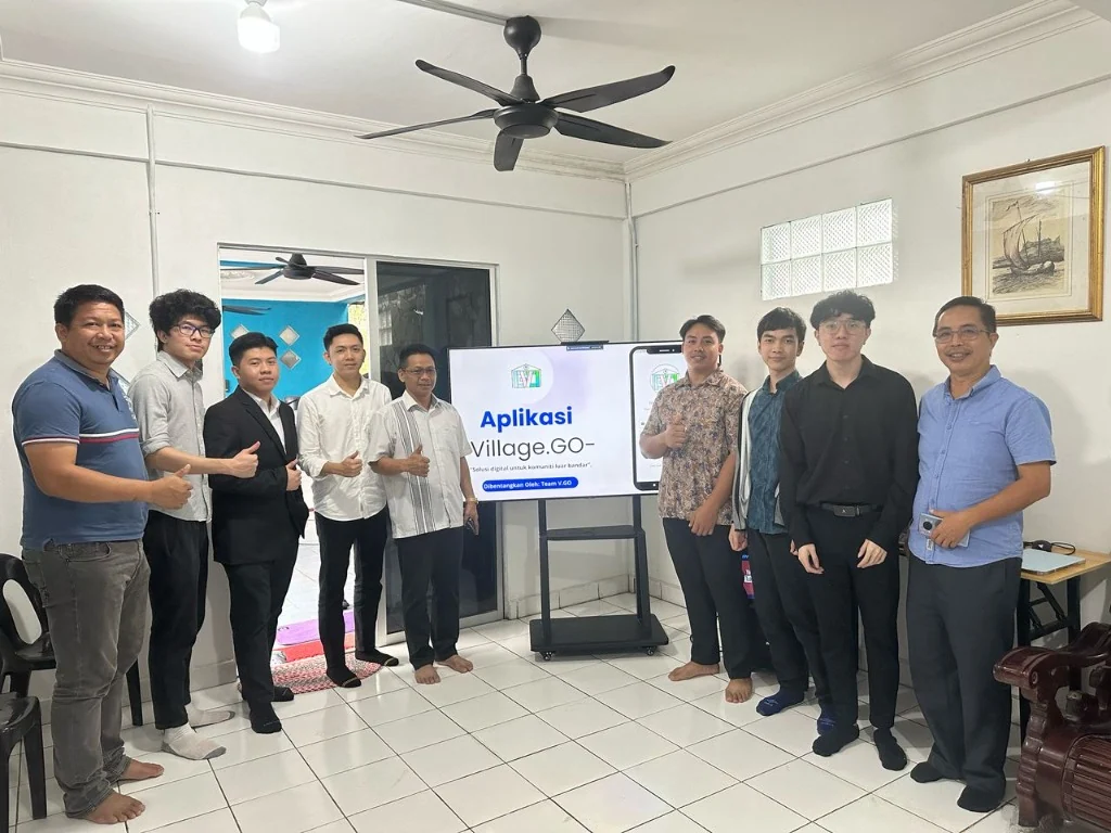 The team presenting the Village.GO community application project